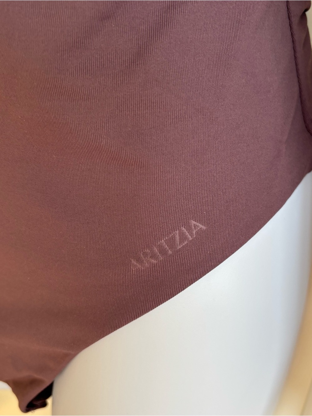 Aritzia
Contour Fixture Bodysuit Smoked Eggplant Size M - Picture 5 of 14